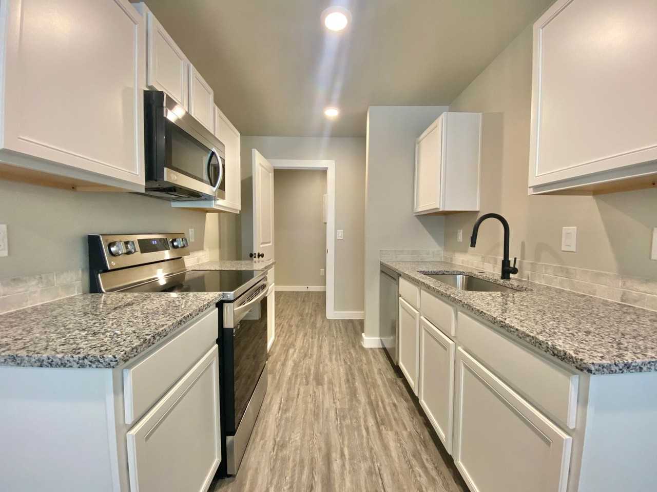 1719 132nd St - Photo 4 of 16