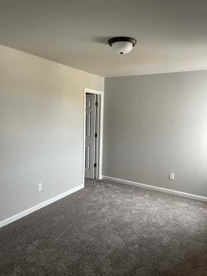 126 Marshall Loop - Photo 3 of 6