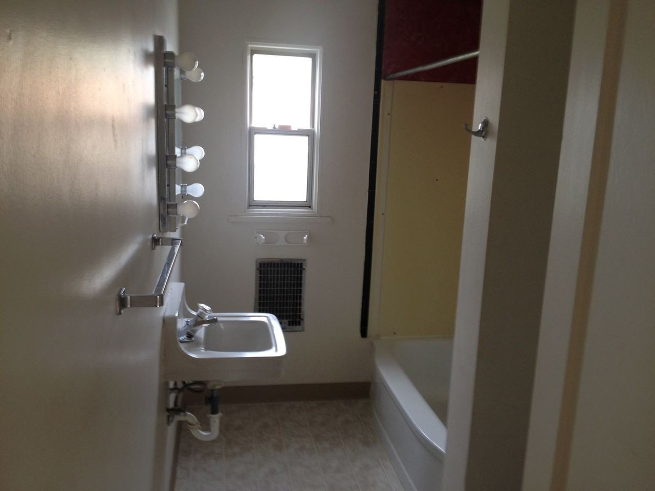 2517 E Nora Ave - Photo 2 of 9