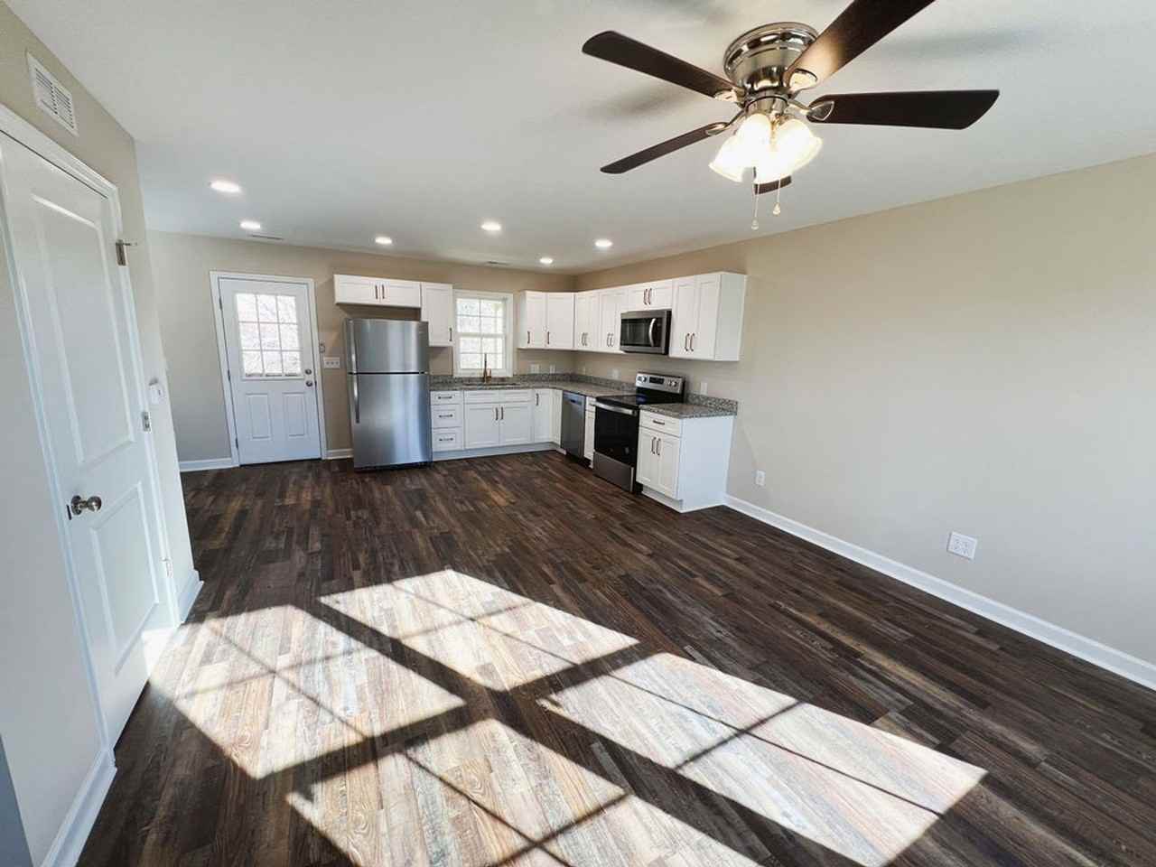 111 E Highfill Ave - Photo 3 of 20