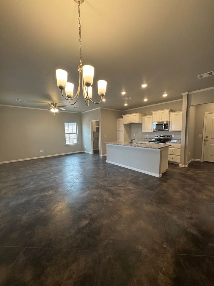 10310 Bolen St - Photo 3 of 17