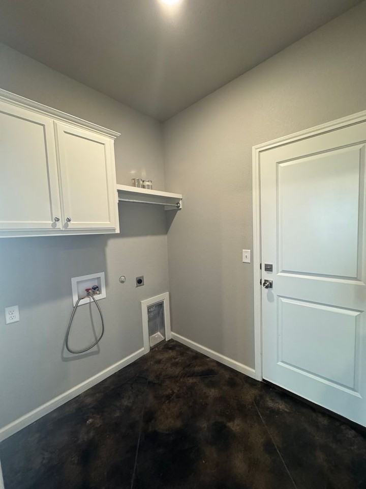 10310 Bolen St - Photo 6 of 17
