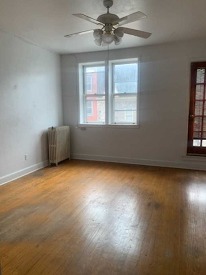 117 W Bishop St - Photo 2 of 9