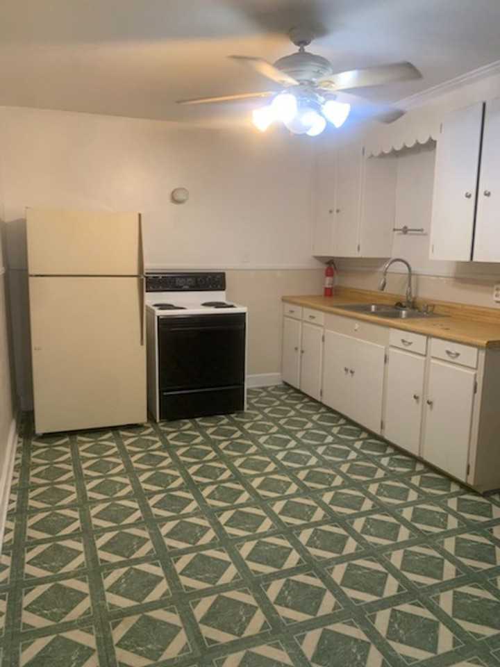 117 W Bishop St - Photo 3 of 9