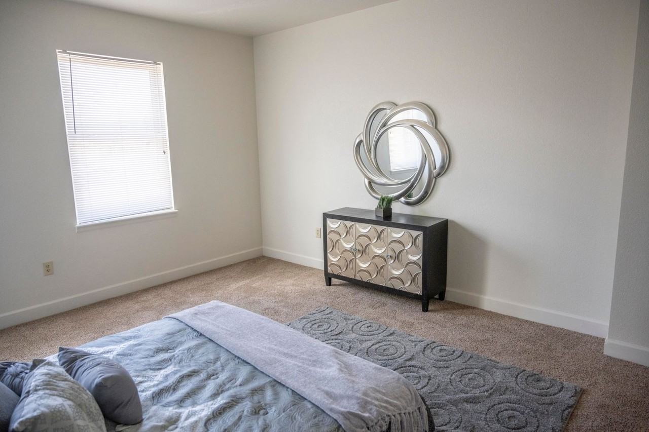 The Square at Five Parks Lofts - Photo 7 of 15