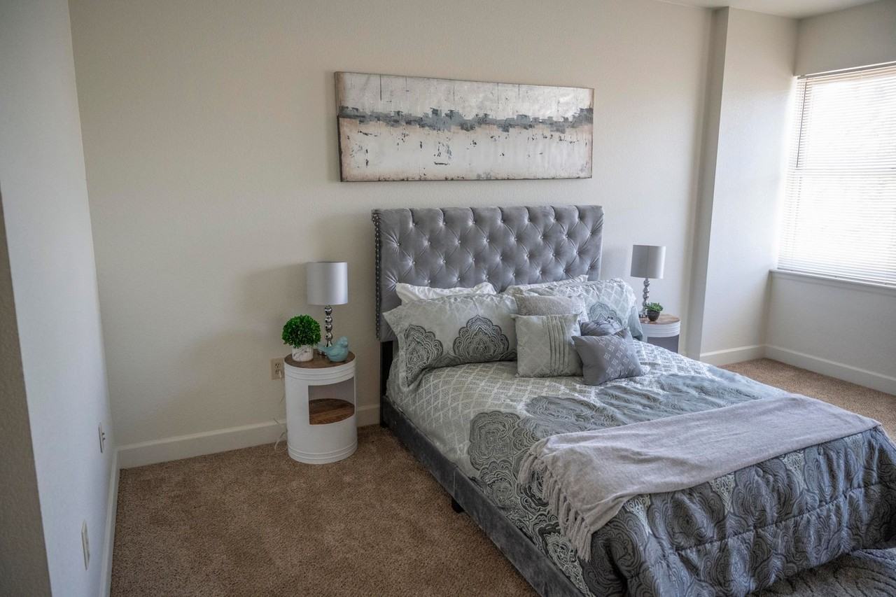 The Square at Five Parks Lofts - Photo 5 of 15