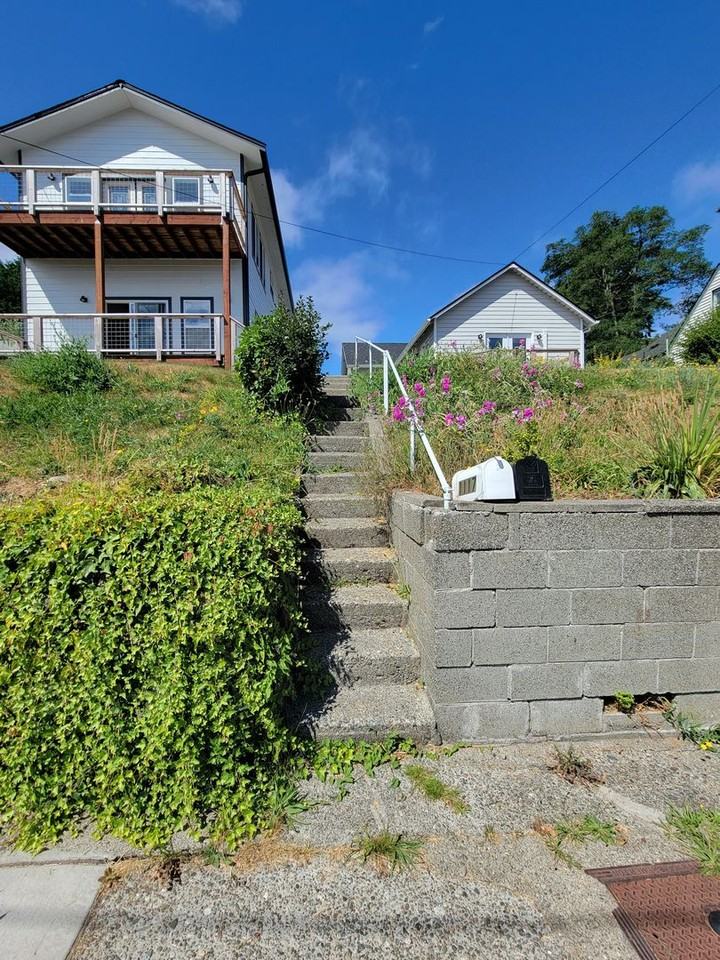 1117 Marguerite Ave - Photo 5 of 19