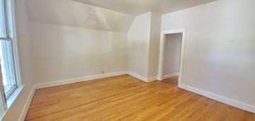 featured image of 218 N Oakland Ave