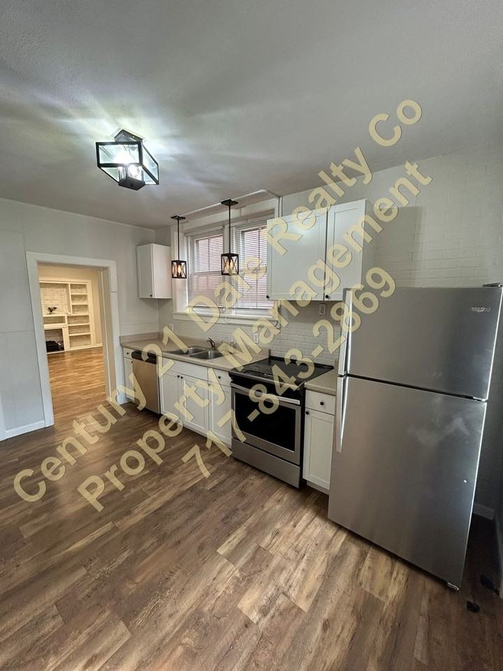 80 1/2 S Main St - Photo 3 of 16