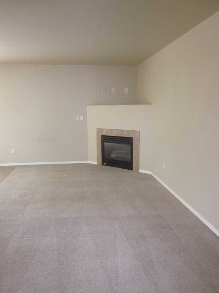 1964 Sw Reindeer Ave - Photo 5 of 11