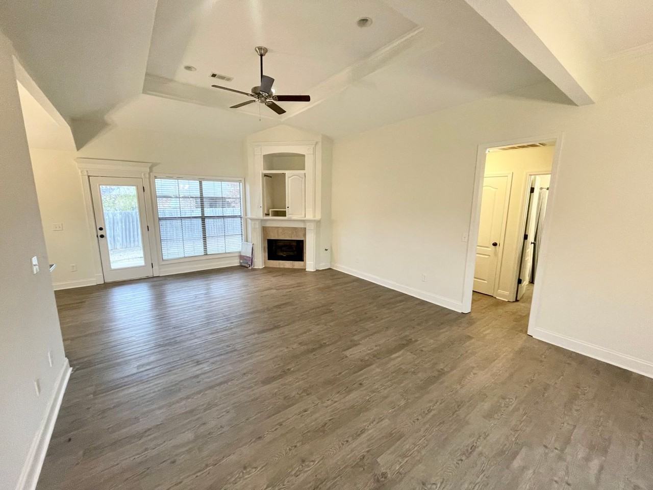 446 Pinebrook Cir - Photo 2 of 24