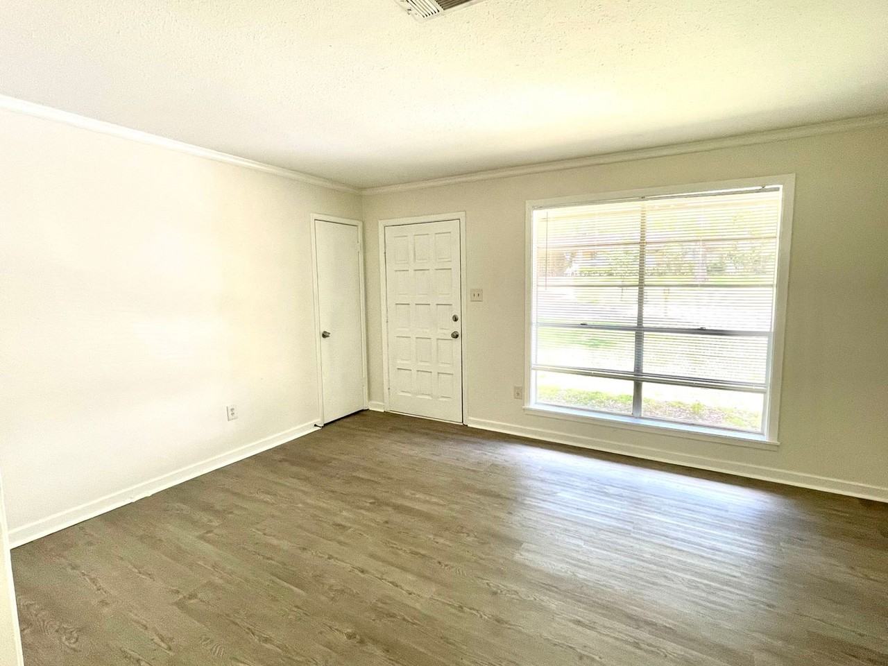 130 Springridge Dr - Photo 4 of 9