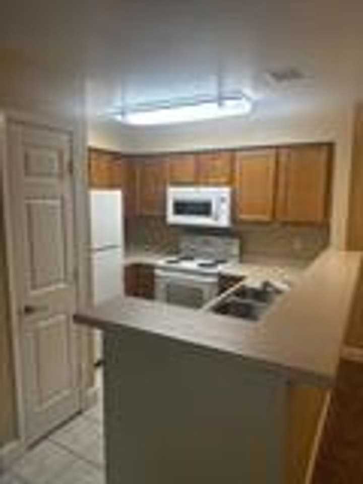 2881 Huntington Blvd #101 - Photo 3 of 10