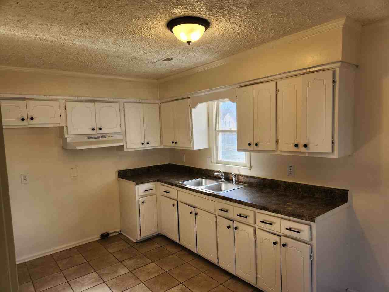 2916 Dove St - Photo 3 of 14