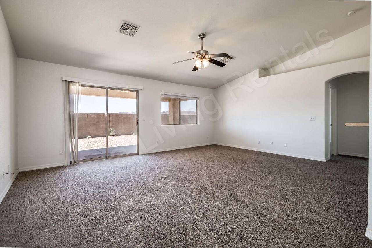 2855 N Melody St - Photo 5 of 24