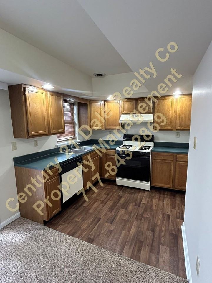 197 Crown Pointe Dr - Photo 3 of 21