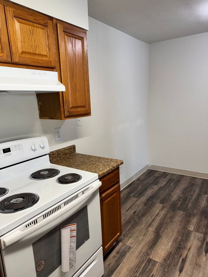 Coventry Place Apartments - Photo 5 of 14