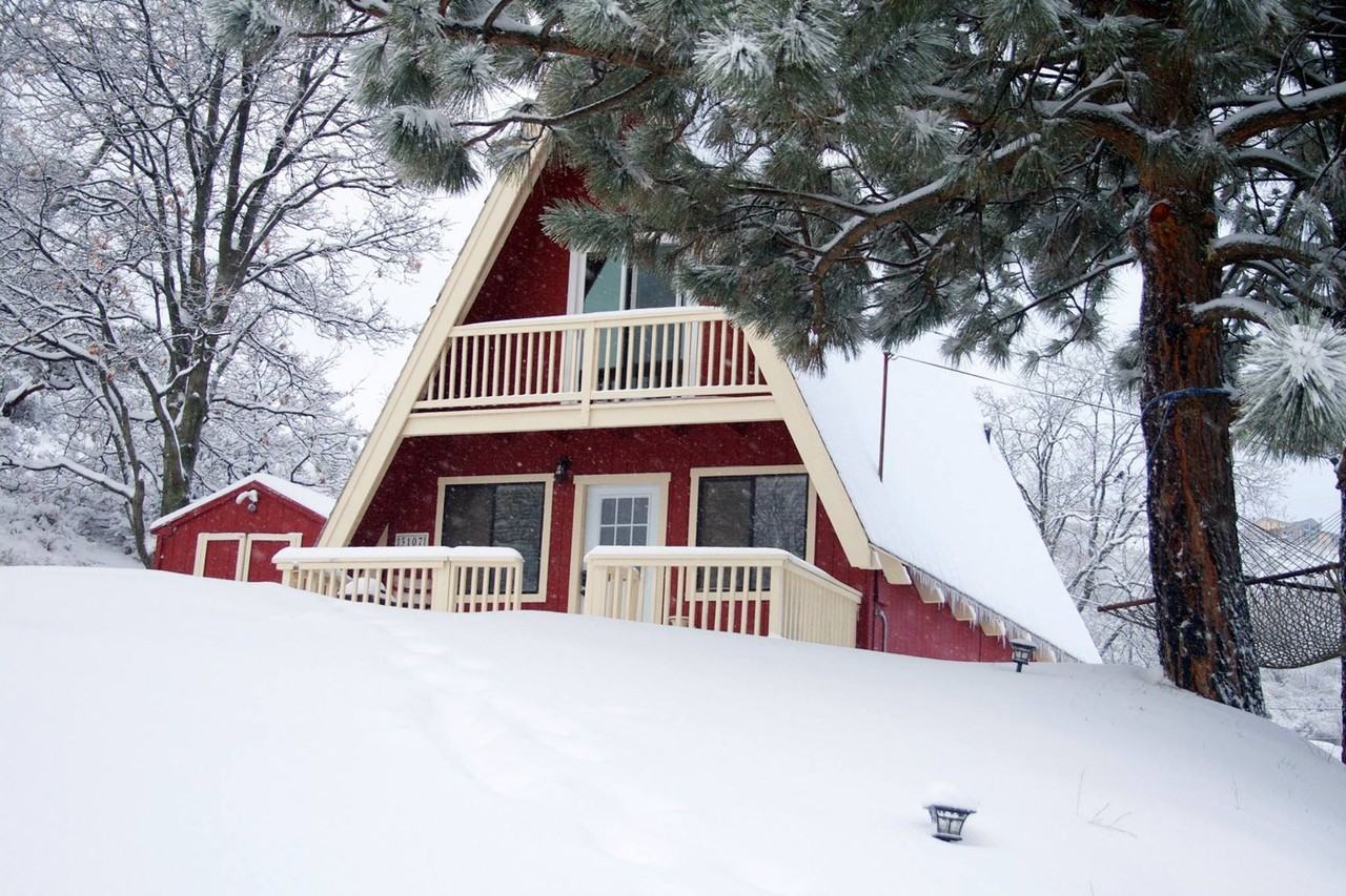 3107 Valley View Dr - Photo 2 of 15