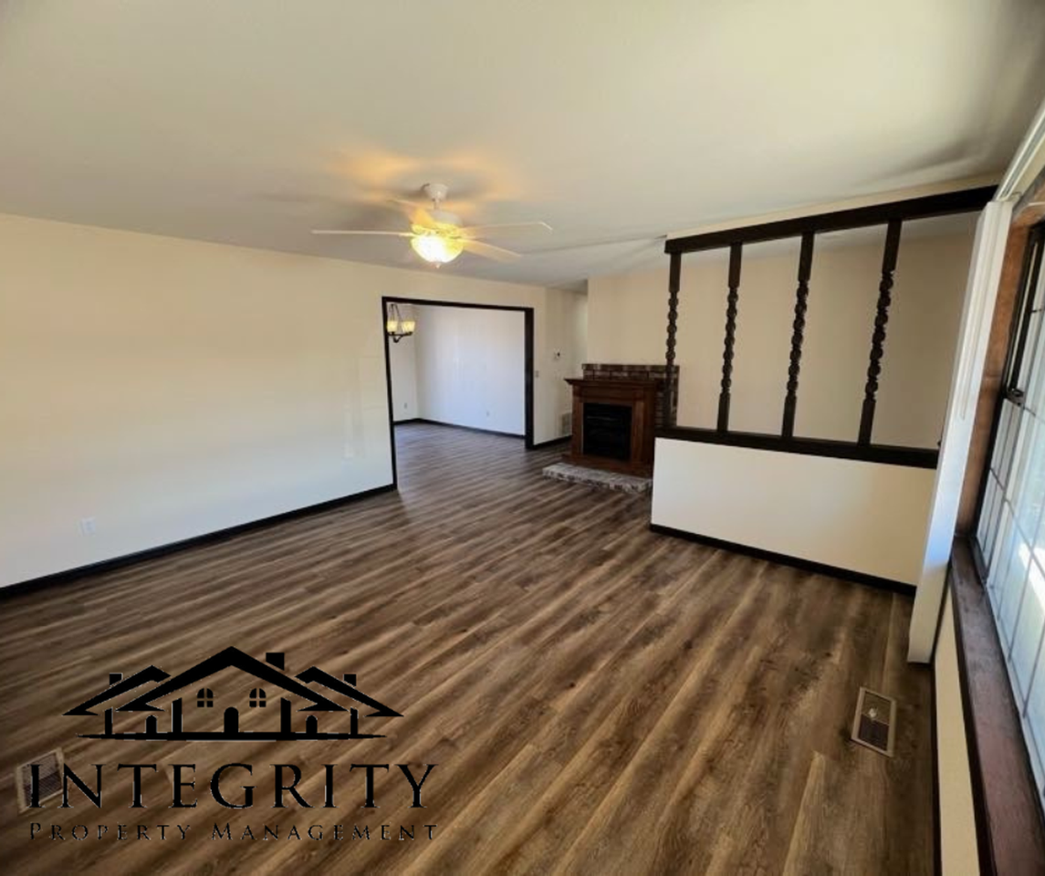 14455 Hilltop Rd - Photo 2 of 15