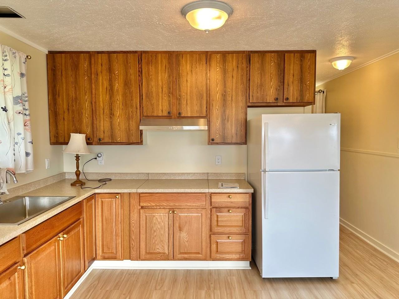 2533 2533 Main St. - Attached Studio - Photo 2 of 14