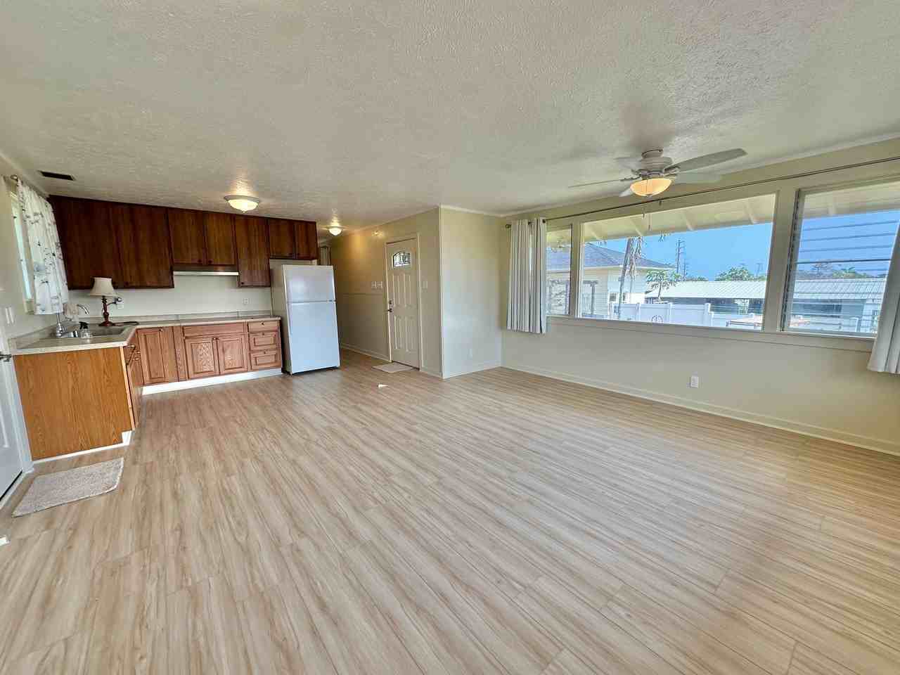 2533 2533 Main St. - Attached Studio - Photo 5 of 14