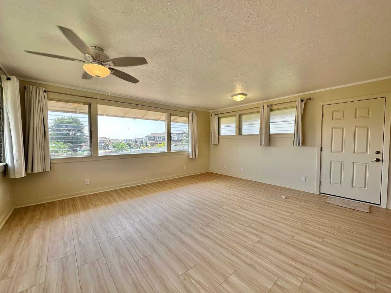 2533 2533 Main St. - Attached Studio - Photo 6 of 14