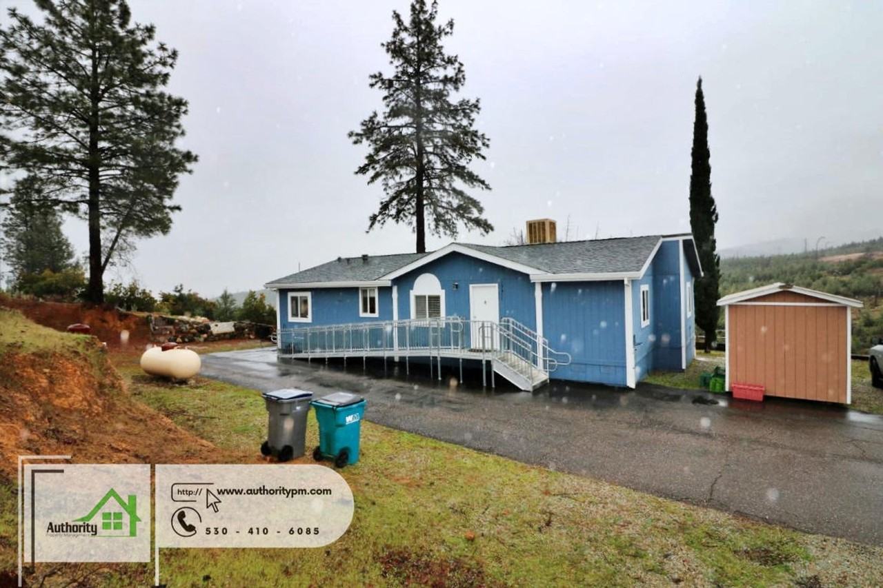 15611 Rock Creek Rd - Photo 3 of 34