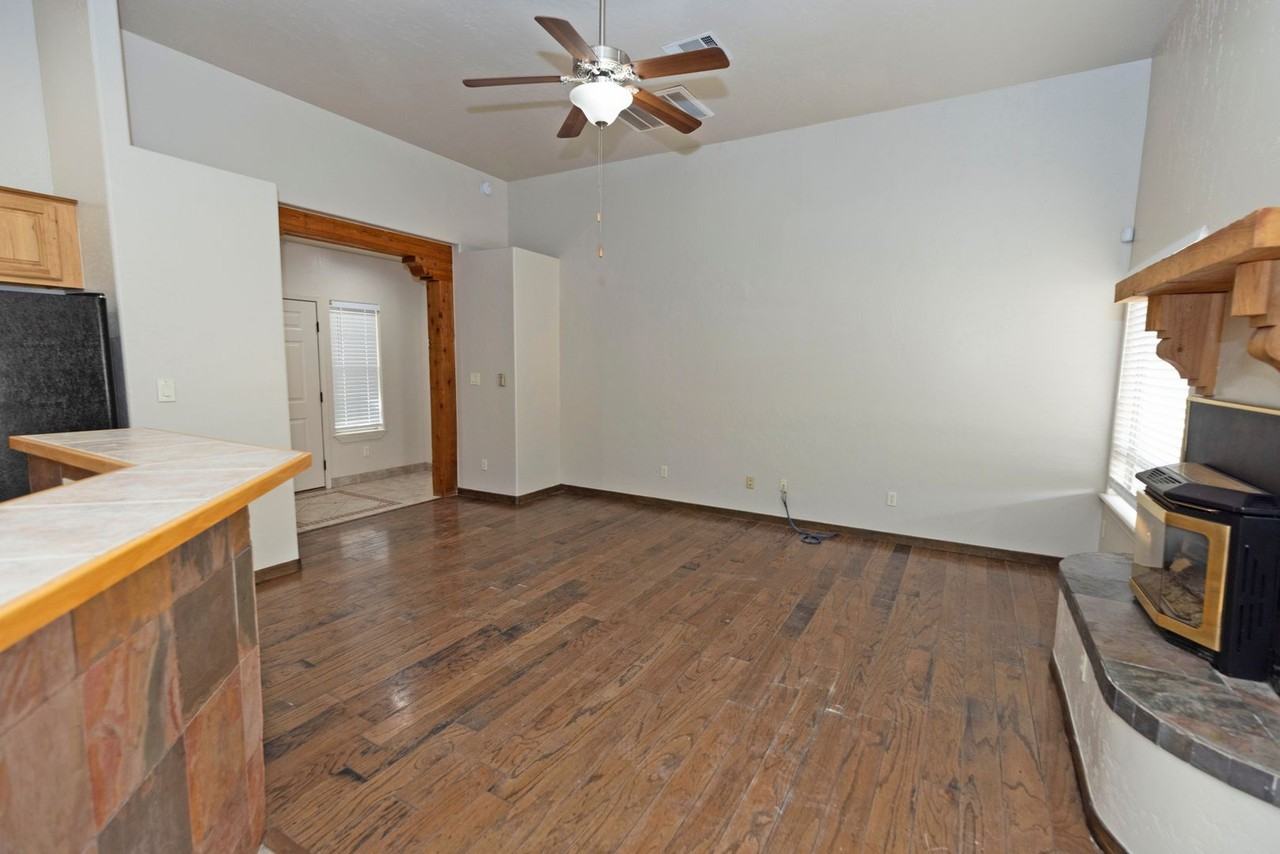3394 Chimney Rock Rd - Photo 4 of 32