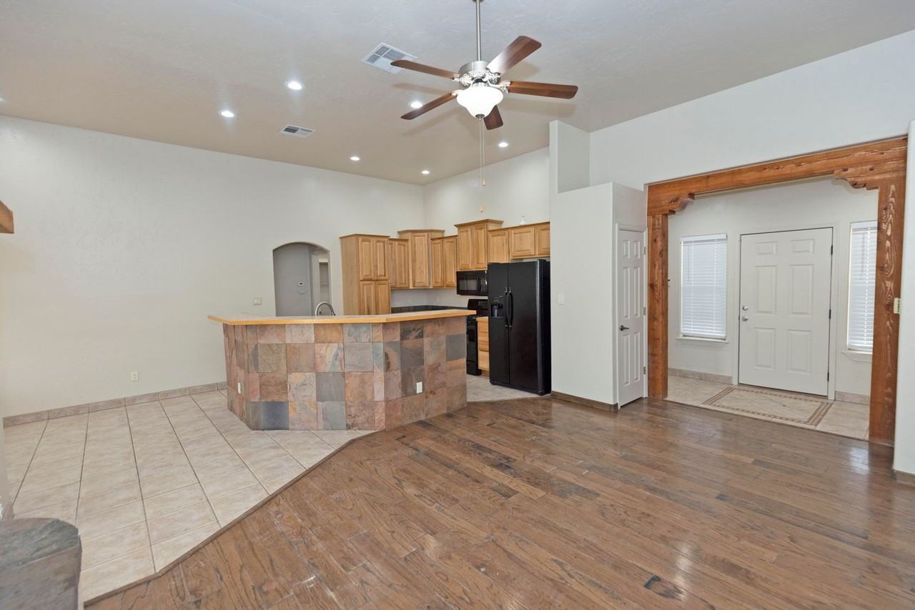 3394 Chimney Rock Rd - Photo 5 of 32