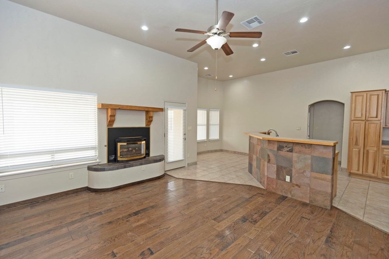 3394 Chimney Rock Rd - Photo 6 of 32