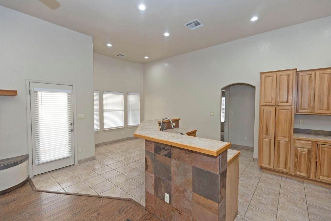 3394 Chimney Rock Rd - Photo 7 of 32