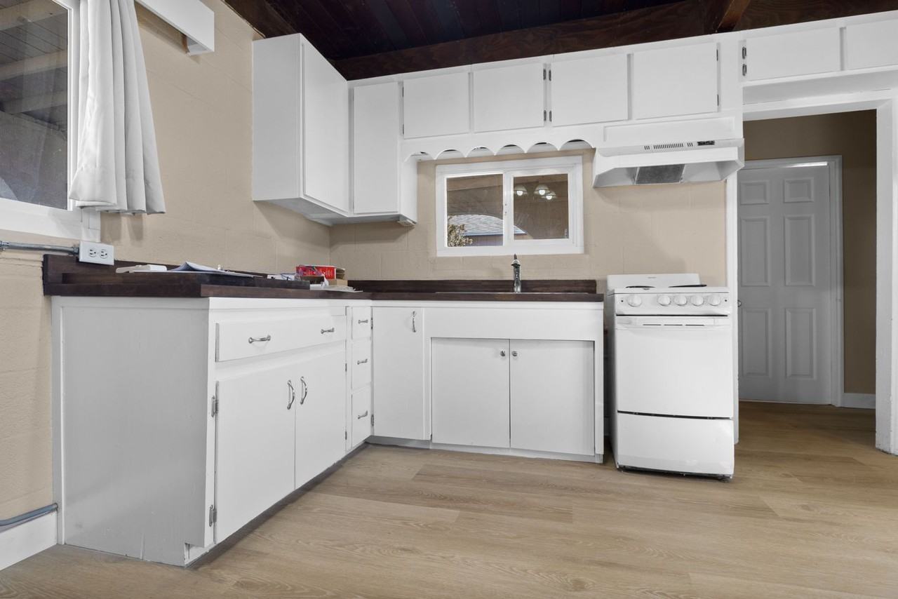 10040 Buena Vista St - Photo 3 of 4