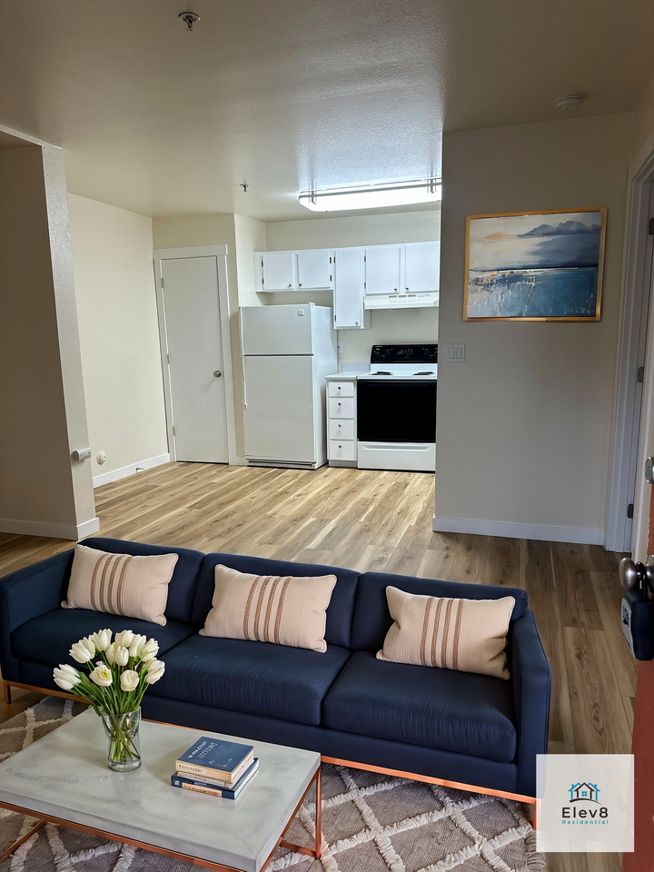 Oakes Street Apartments - Photo 7 of 17