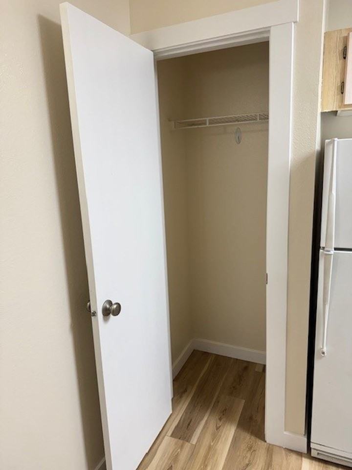 Oakes Street Apartments - Photo 2 of 10