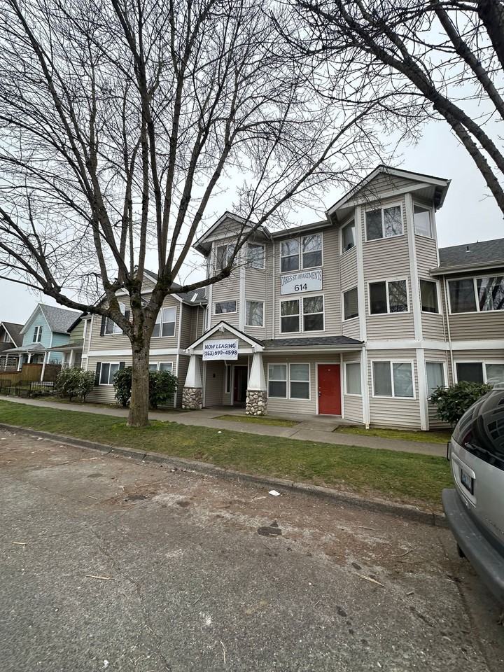 Oakes Street Apartments - Photo 5 of 10