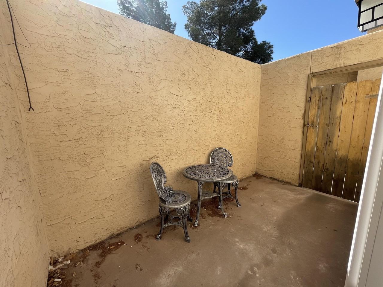 604 La Chapa Ave - Photo 2 of 33