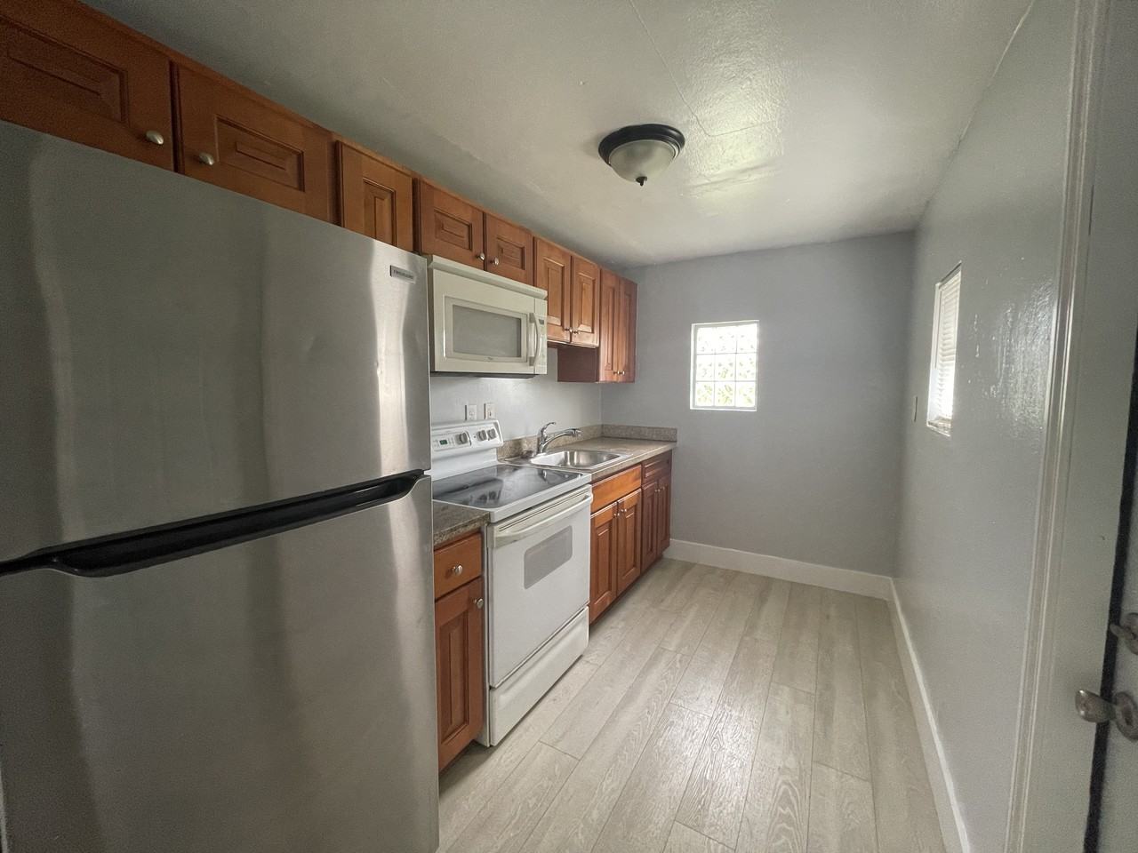 4017 Sw 24th St - Photo 3 of 20