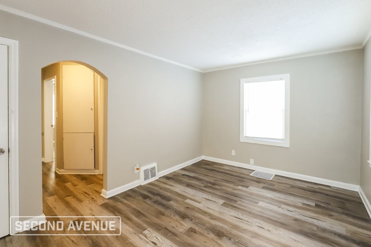 3301 Delavan Ave - Photo 3 of 22