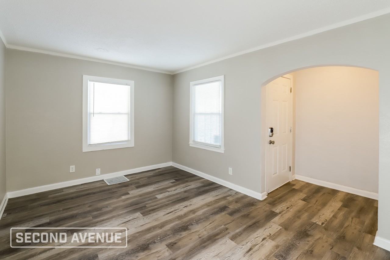 3301 Delavan Ave - Photo 5 of 22