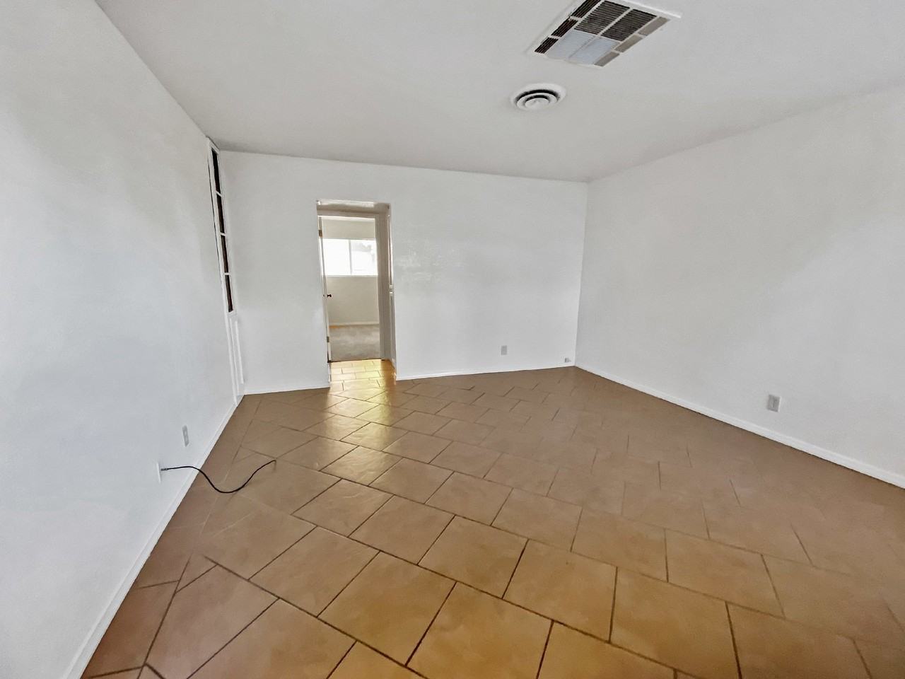 209 N Alvord St #B - Photo 3 of 15