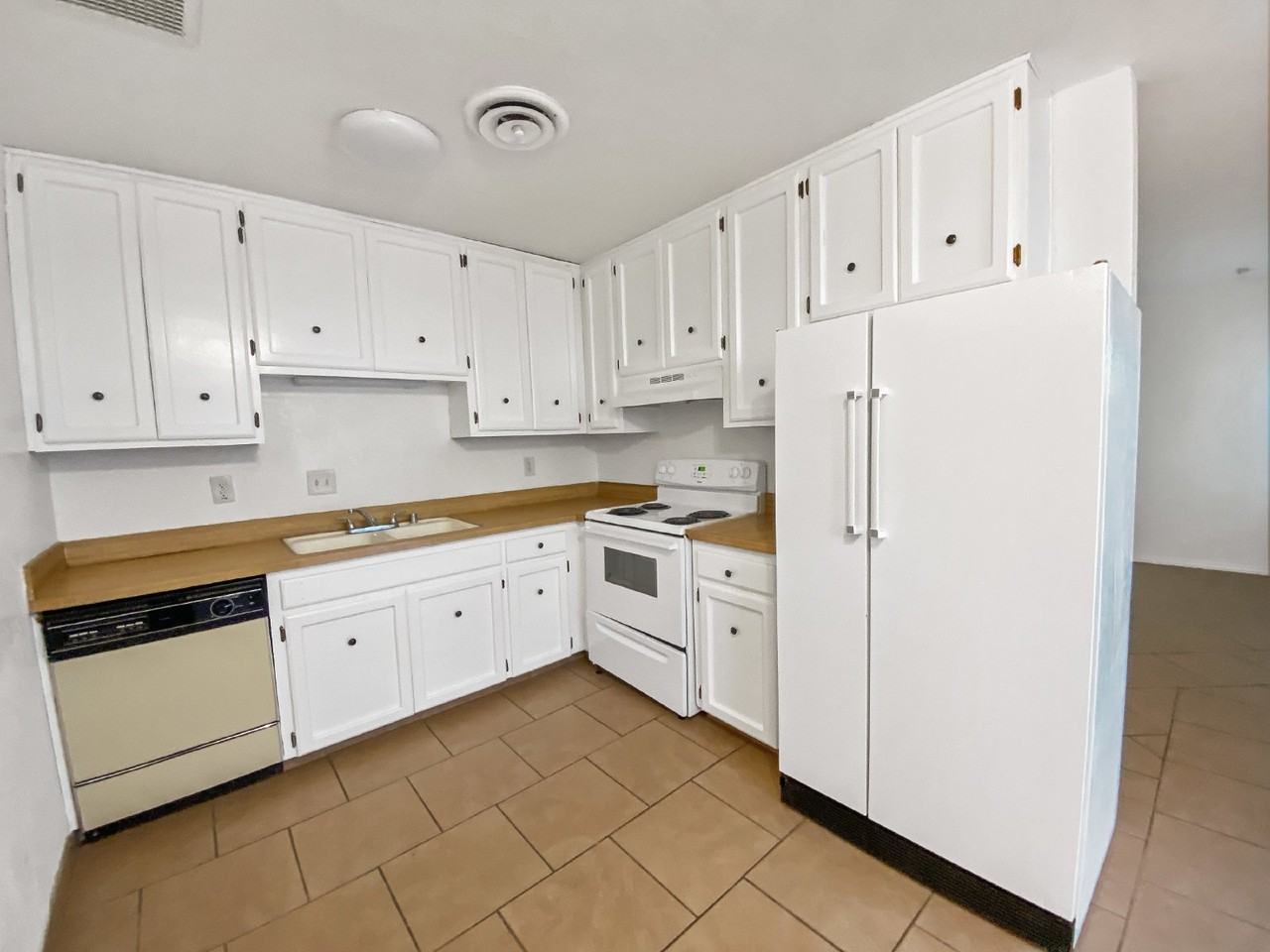 209 N Alvord St #B - Photo 5 of 15