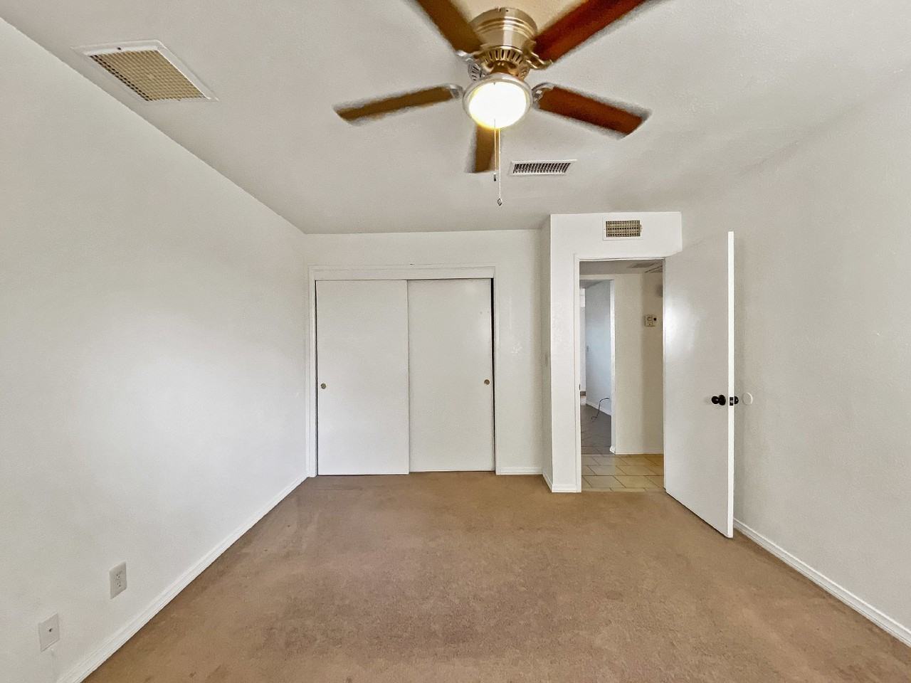 209 N Alvord St #B - Photo 7 of 15