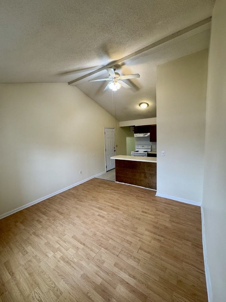 306B Pleasant St - Photo 3 of 10