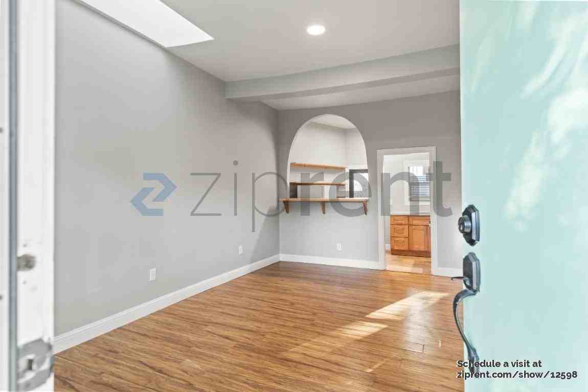 5580 Vallejo St #A - Photo 4 of 19