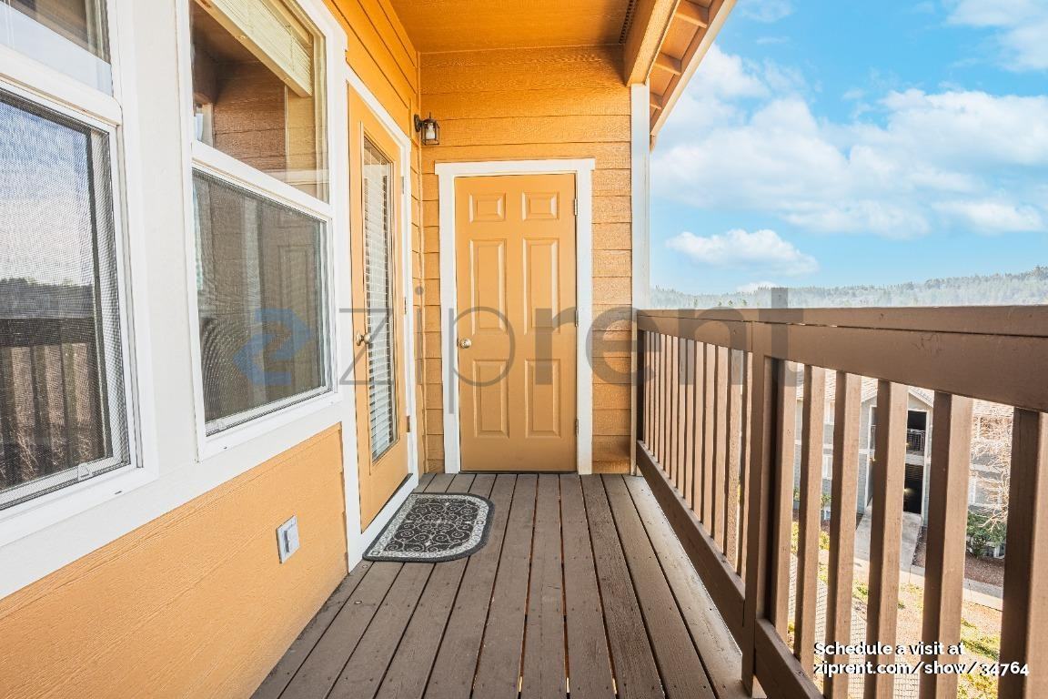 6043 Blue River Dr Se - Photo 3 of 18