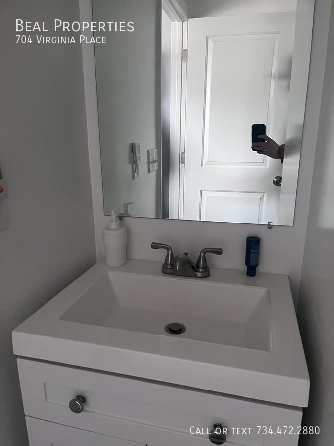 704 Virginia Pl - Photo 4 of 19