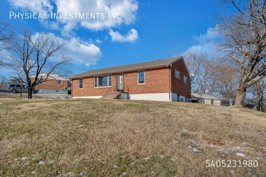 4605 Peach Tree Dr Nw - Photo 2 of 48