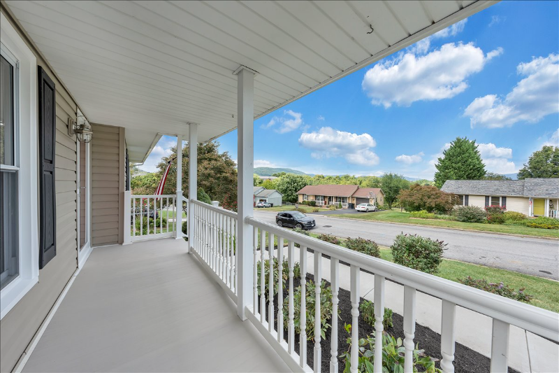 5242 Orchard Hill Dr - Photo 2 of 20