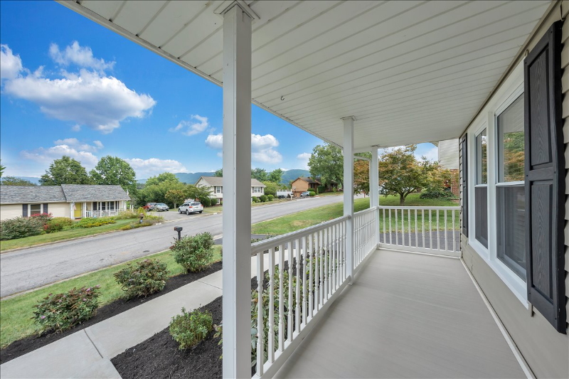 5242 Orchard Hill Dr - Photo 3 of 20