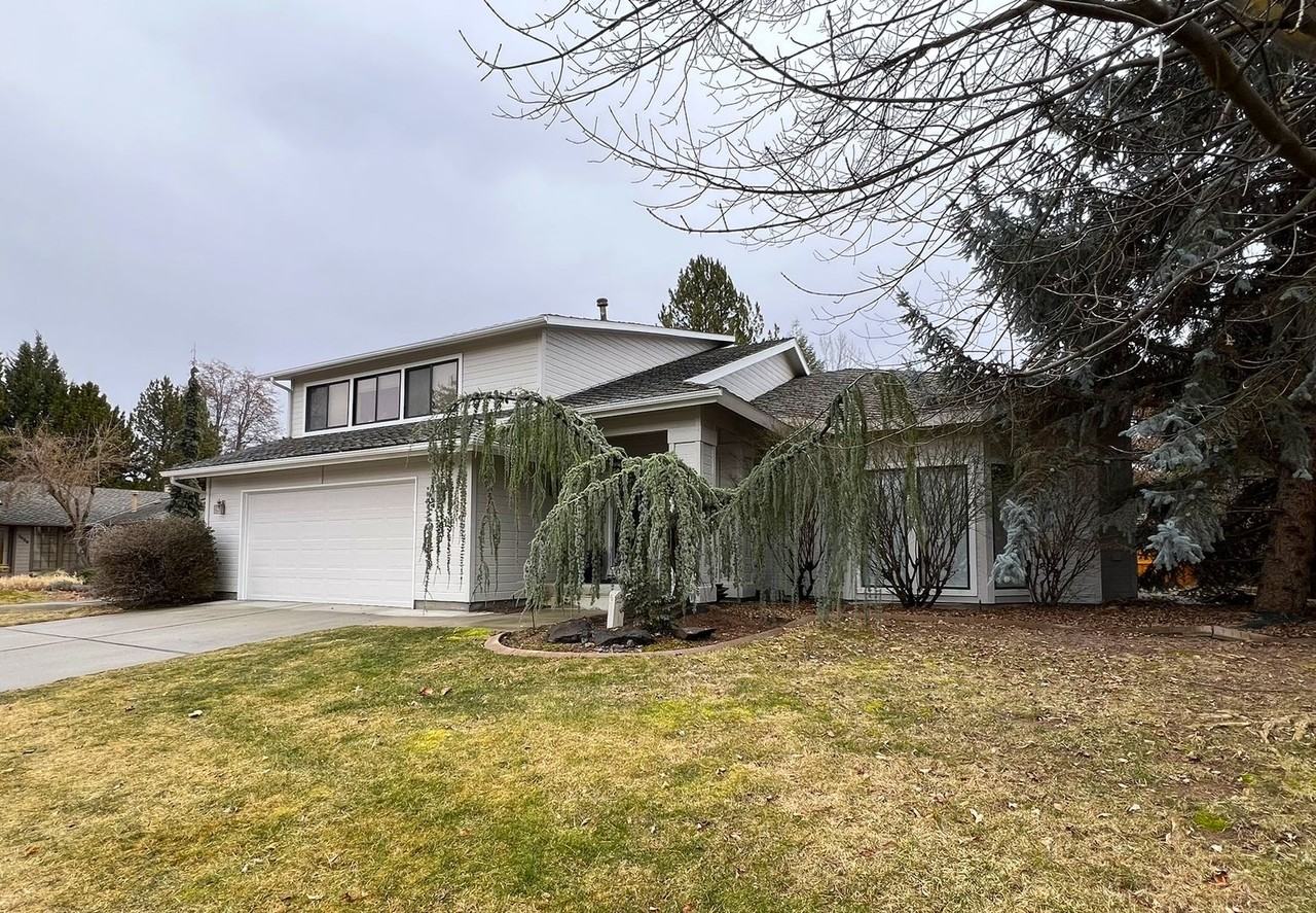 4990 Lakes Edge Pl - Photo 2 of 50